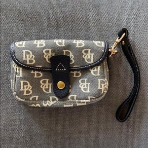 Dooney & Bourke - Logo Wristlet - Navy Blue/Grey